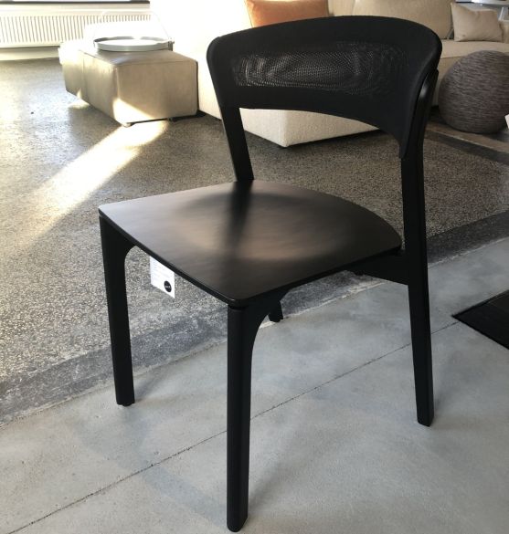 Arco cafe chair beuken zwart | Slijkhuis Interieur Design
opruiming